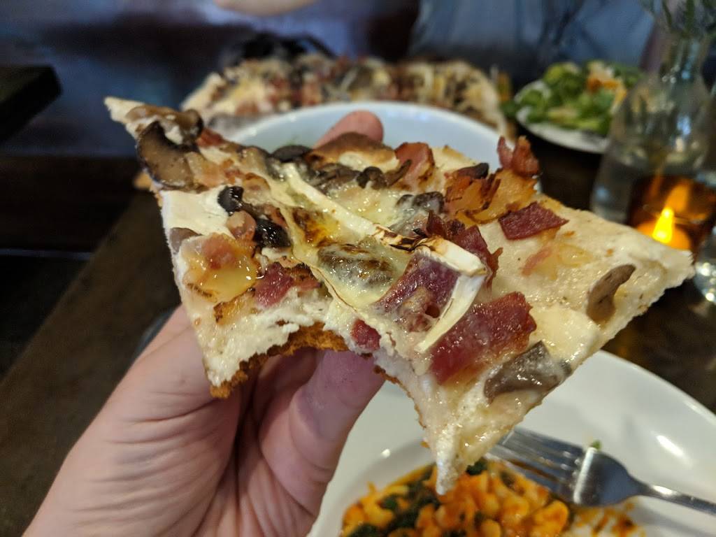 La Cigogne | restaurant | 215 Union St, Brooklyn, NY 11231, USA | 7188585641 OR +1 718-858-5641