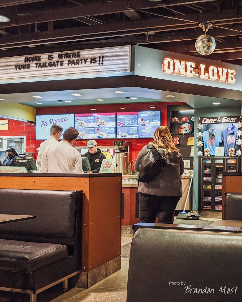 Raising Canes Chicken Fingers | meal takeaway | 10808 Q St, Omaha, NE 68137, USA | 4025025866 OR +1 402-502-5866