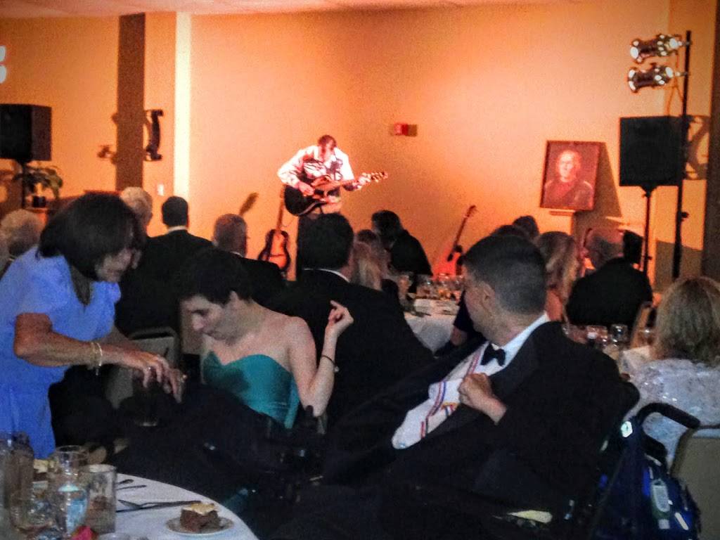 Whistle Stop Lounge Restaurant | restaurant | 2728 Cayman Cir, Zellwood, FL 32798, USA | 4078147005 OR +1 407-814-7005