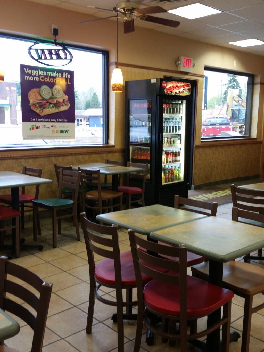 Subway | restaurant | 121 E Colby St, Whitehall, MI 49461, USA | 2318949396 OR +1 231-894-9396