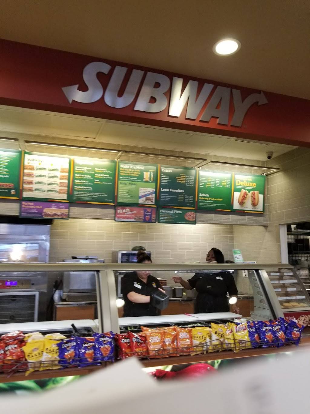 Subway Restaurants | restaurant | 111 North Cove Terrace, Oxon Hill, MD 20745, USA | 3015674614 OR +1 301-567-4614