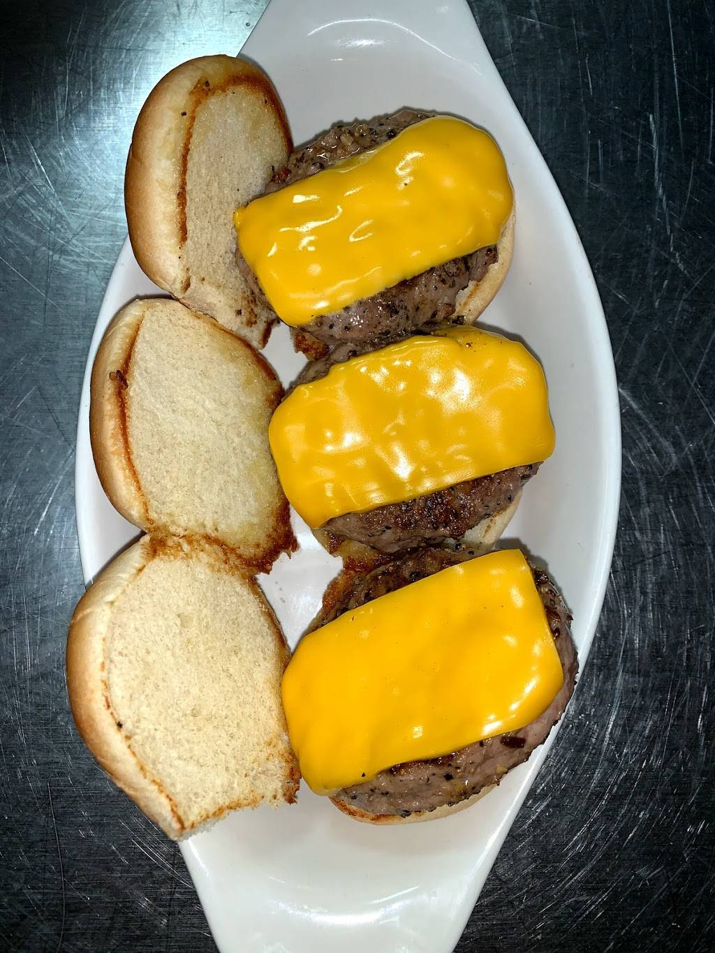 Badger On Main | restaurant | 1118 Main St, Lynchburg, VA 24504, USA | 4346166070 OR +1 434-616-6070