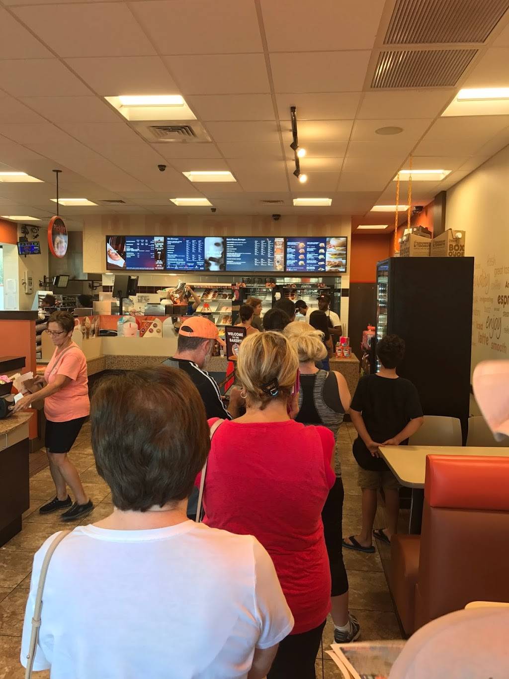 Dunkin Donuts | cafe | 30323 US-19, Clearwater, FL 33761, USA | 7277547949 OR +1 727-754-7949