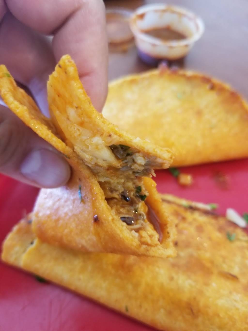 La Dona taqueria y birrieria | restaurant | 400 W 11th St, Tracy, CA 95376, USA | 2092298071 OR +1 209-229-8071