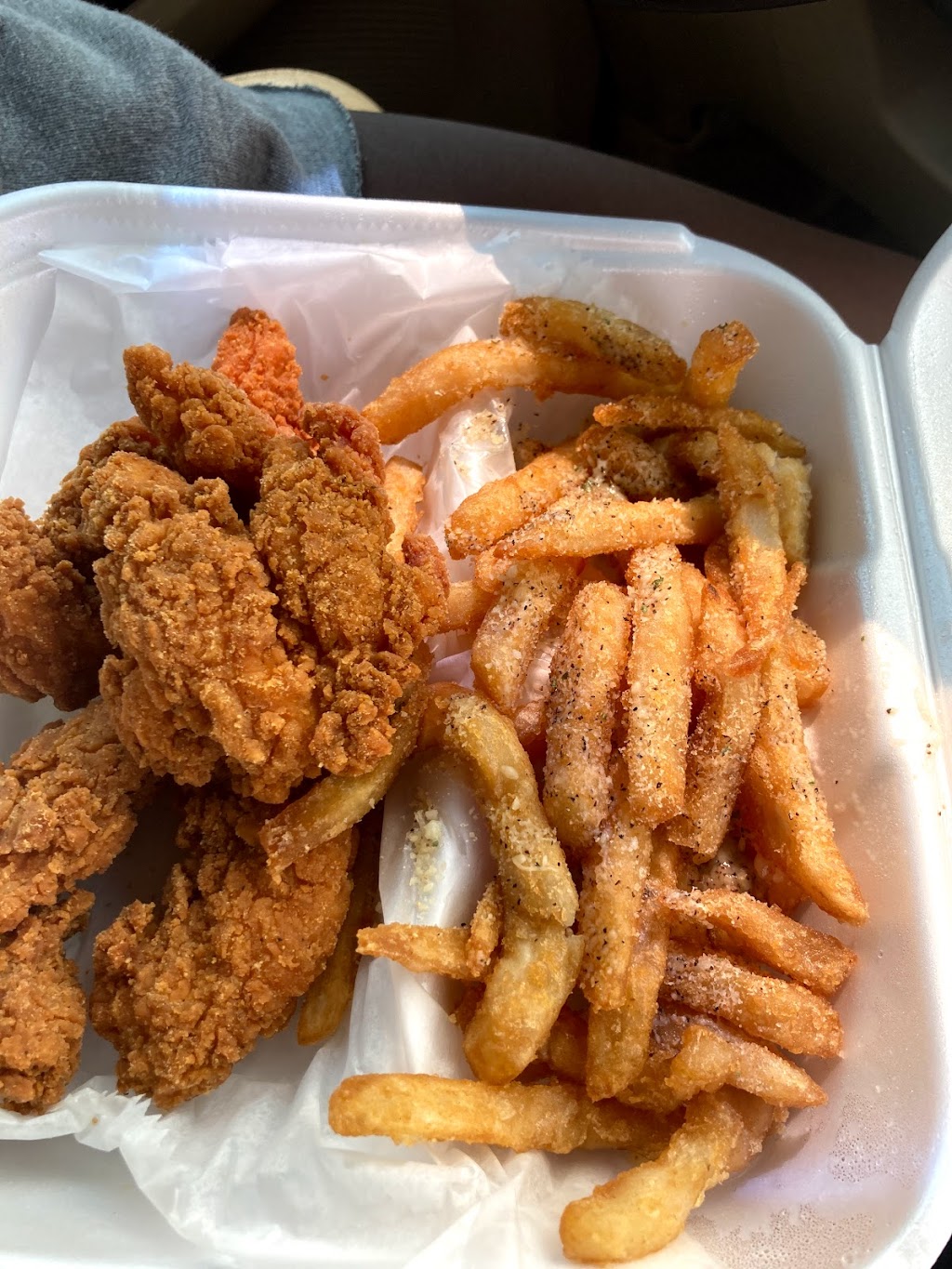 Siddiqs Water Ice Chester | restaurant | 720 W 9th St, Chester, PA 19013, USA | 2154106513 OR +1 215-410-6513