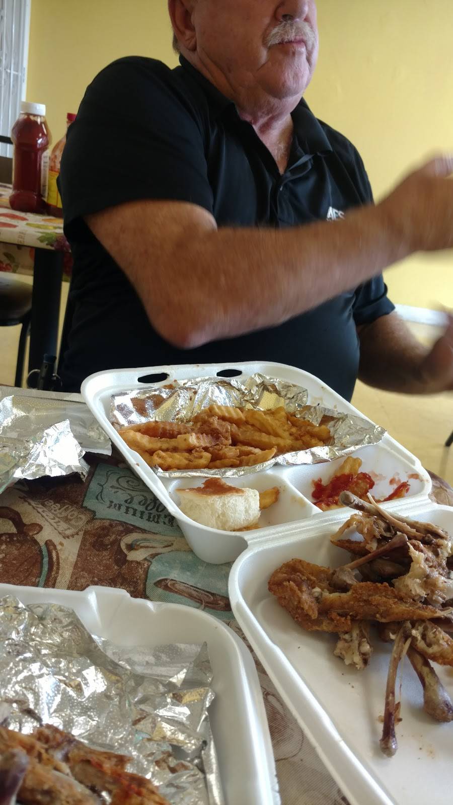 Marjoes Soul Food and Barbecue Restaurant | restaurant | 17531 S Central Ave, Carson, CA 90746, USA | 3102230061 OR +1 310-223-0061