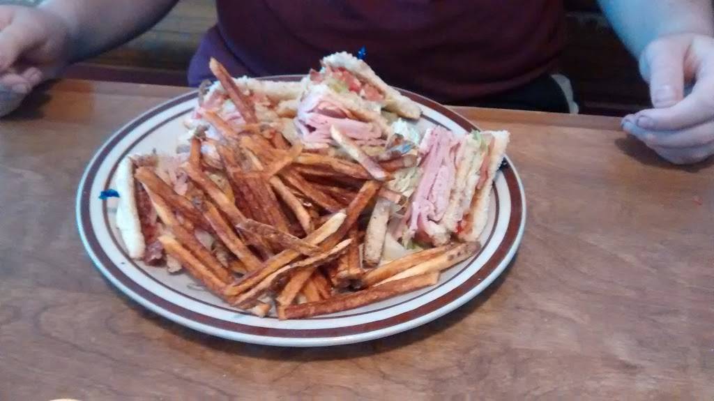 Dans Family Restaurant | restaurant | 400 W Main St, Newark, OH 43055, USA | 7403498549 OR +1 740-349-8549