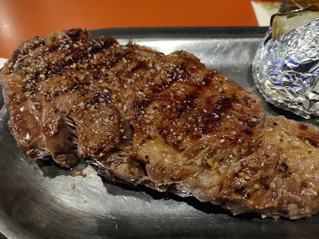 Nickys | restaurant | 1407 NW 2nd St, Madison, SD 57042, USA | 6052563791 OR +1 605-256-3791