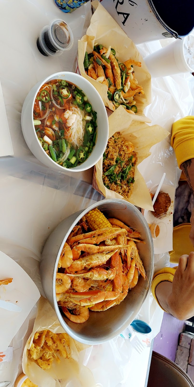 LA Crawfish Laredo | restaurant | 7510 McPherson Rd Ste 106, Laredo, TX 78041, USA | 9565685640 OR +1 956-568-5640