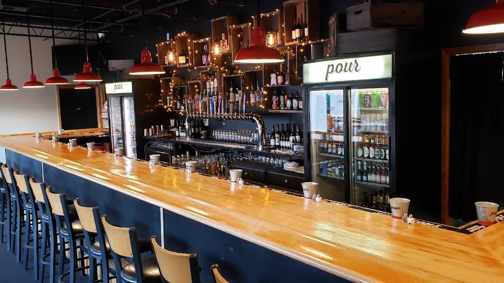 Pour Bar & Lounge | night club | 485 Springfield St, Feeding Hills, MA 01030, USA | 4132099934 OR +1 413-209-9934
