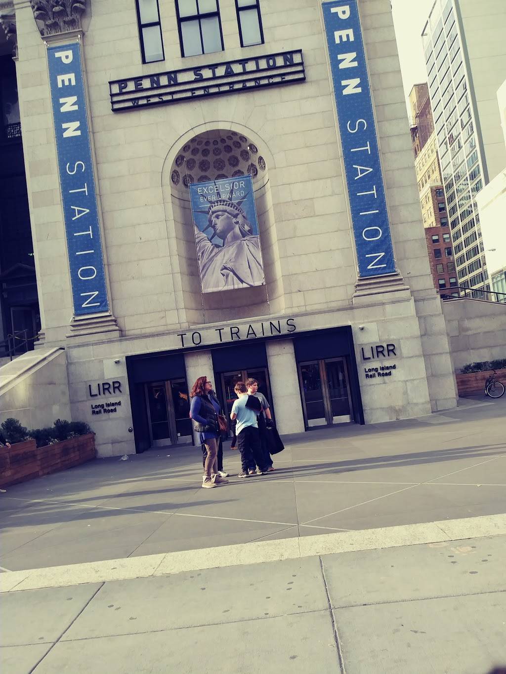 Ajw Jamaican and American Restaurant | restaurant | 4507 N Broad St, Philadelphia, PA 19140, USA | 2153030069 OR +1 215-303-0069