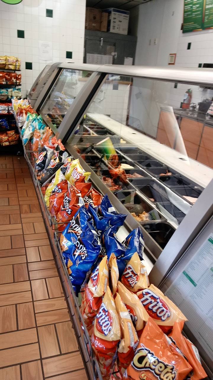 Subway | restaurant | 1398 East Ave, Chico, CA 95926, USA | 5308948757 OR +1 530-894-8757