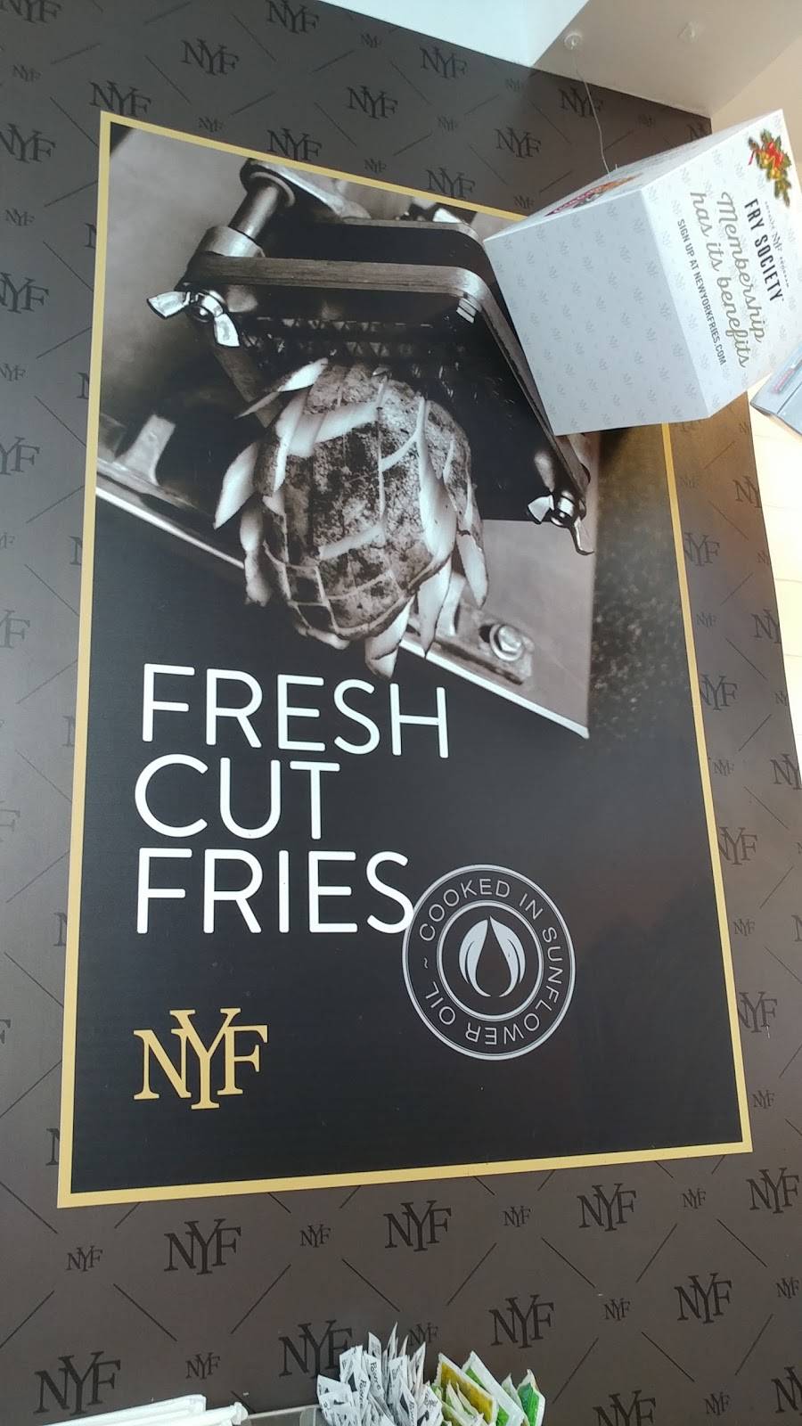 New York Fries - Mapleview Centre | restaurant | 900 Maple Ave, Burlington, ON L7S 2J8, Canada | 9053331050 OR +1 905-333-1050