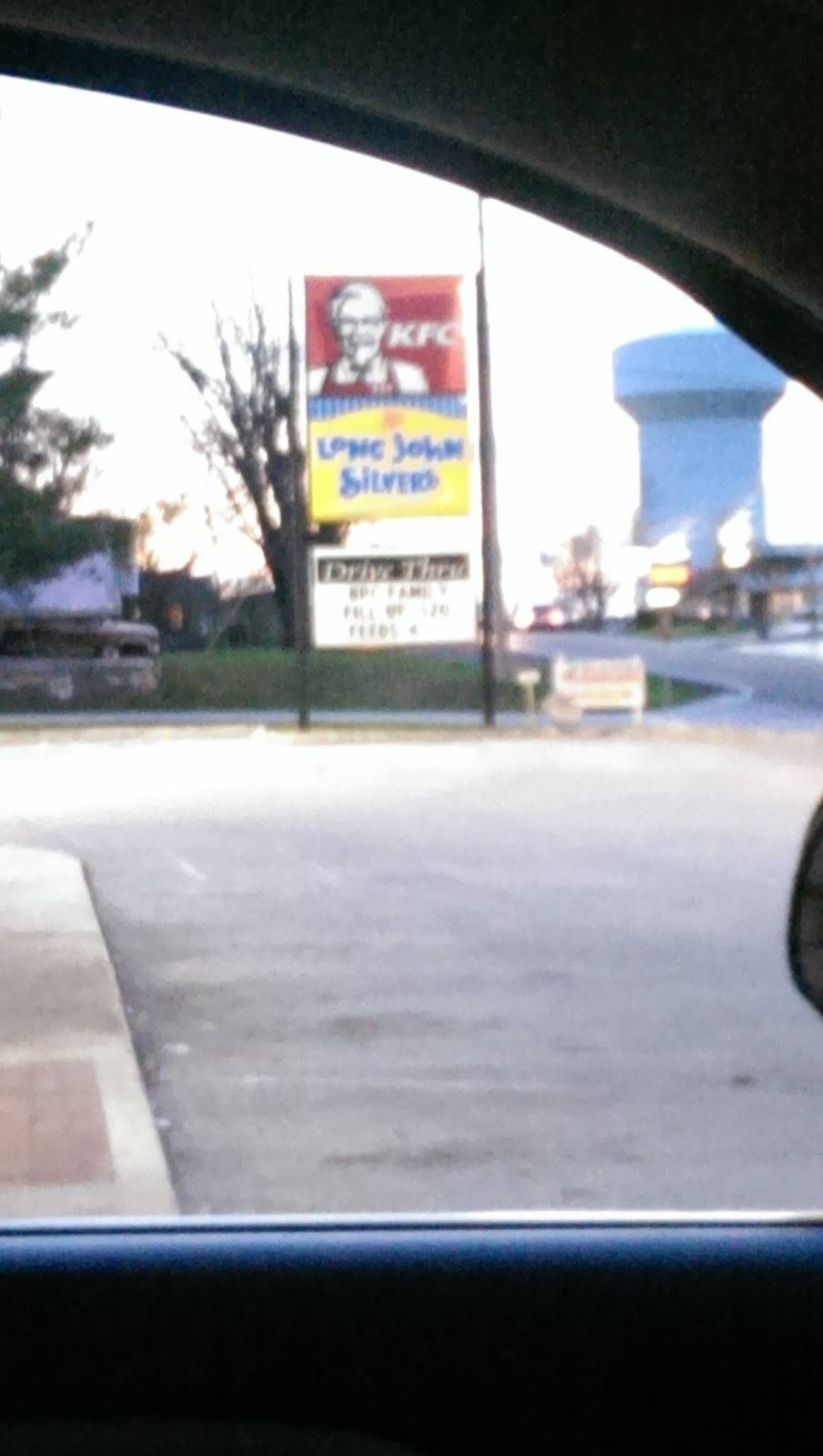 Long John Silvers | restaurant | 102 Stewart St, Jamestown, TN 38556, USA | 9318793090 OR +1 931-879-3090