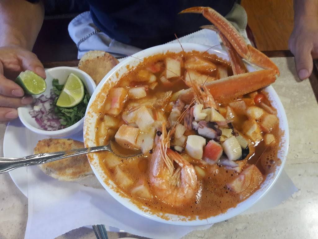 Coco Bongo Mariscos & Bar | restaurant | 5341 W 10th St, Indianapolis, IN 46224, USA | 3174058097 OR +1 317-405-8097