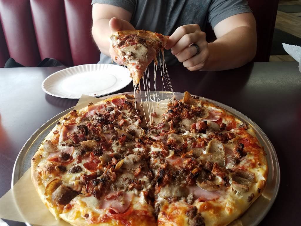 Georges Pizza | restaurant | 563 Center St, Auburn, ME 04210, USA | 2077827141 OR +1 207-782-7141