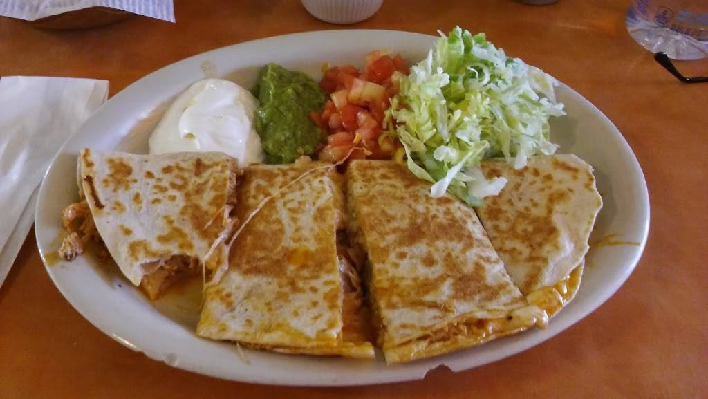 El Tequila | restaurant | 7666-7614 Marbach Rd, San Antonio, TX 78227, USA | 2106735700 OR +1 210-673-5700