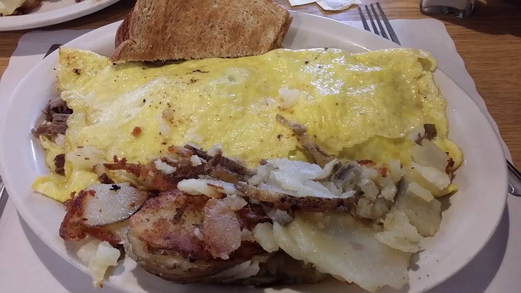 A M Corner Cafe | restaurant | 601 W State St, Fremont, OH 43420, USA | 5672012046 OR +1 567-201-2046