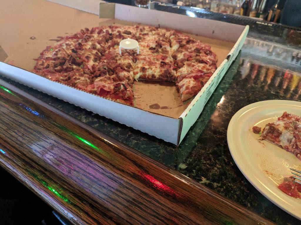 Twiggy’s One Headlight Pub | restaurant | 8567 Wabash Ave, Terre Haute, IN 47803, USA | 8128776776 OR +1 812-877-6776