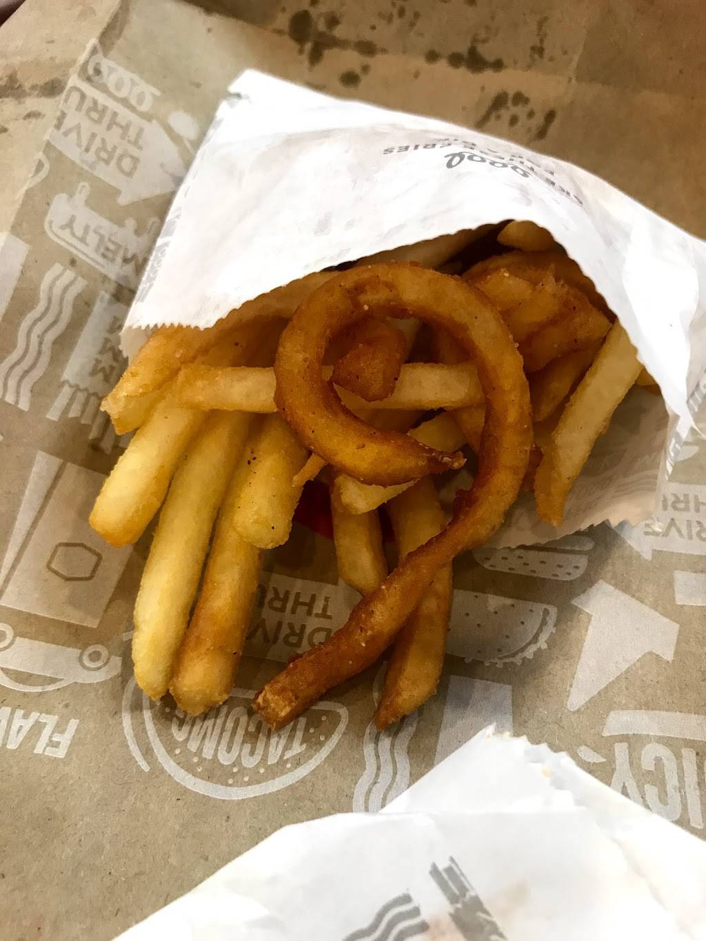 Jack in the Box | restaurant | 801 Telephone Rd, Houston, TX 77023, USA | 7139266437 OR +1 713-926-6437