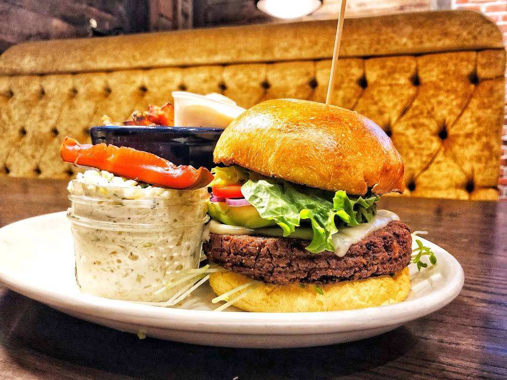 La Belle & La Boeuf - Burger Bar | restaurant | 7999 Boulevard des Galeries dAnjou, Anjou, QC H1M 1W9, Canada | 5143552525 OR +1 514-355-2525