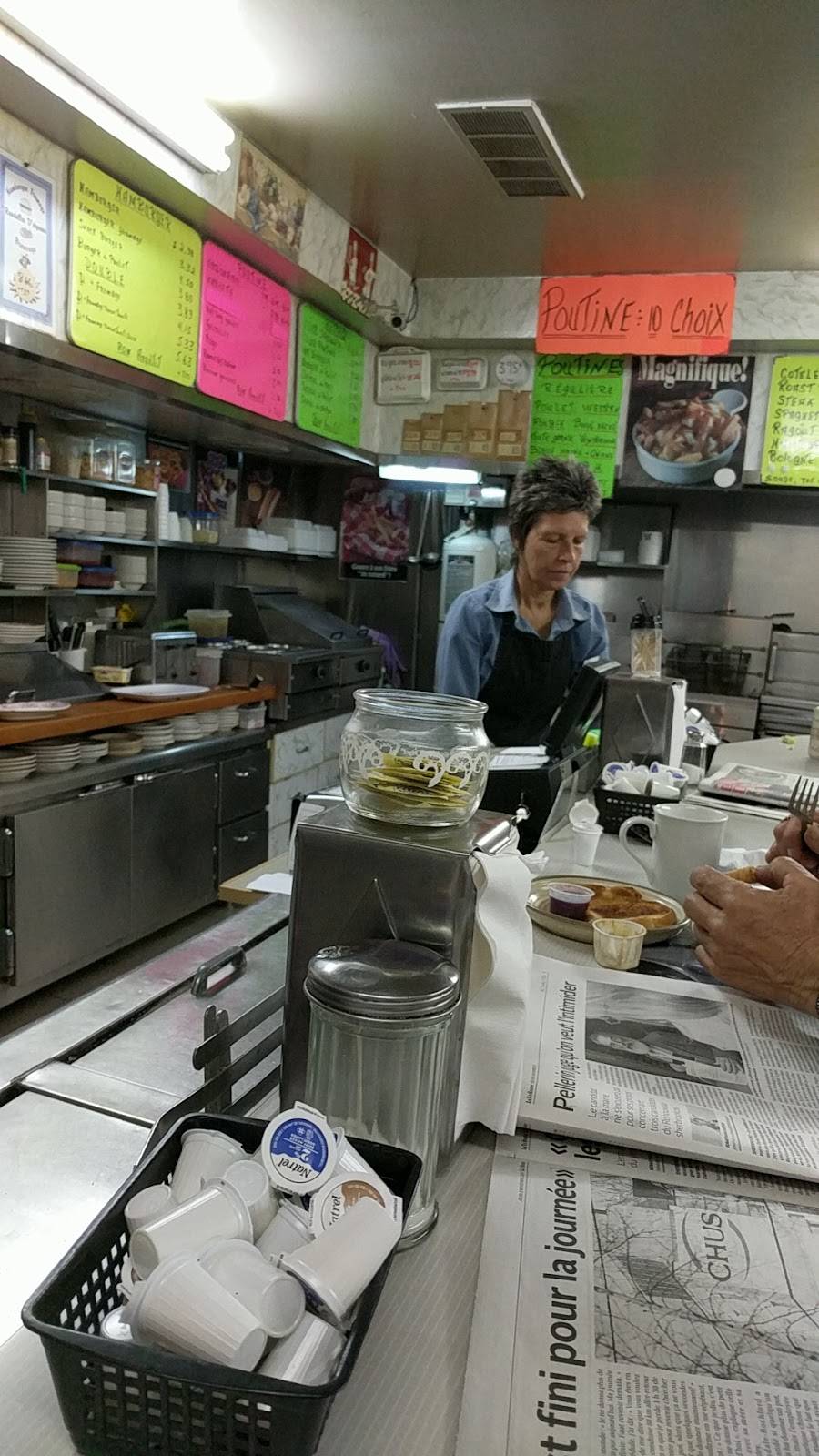 Casse-Croute BH | restaurant | 1143 Rue Galt O, Sherbrooke, QC J1H 2A3, Canada | 8193469060 OR +1 819-346-9060