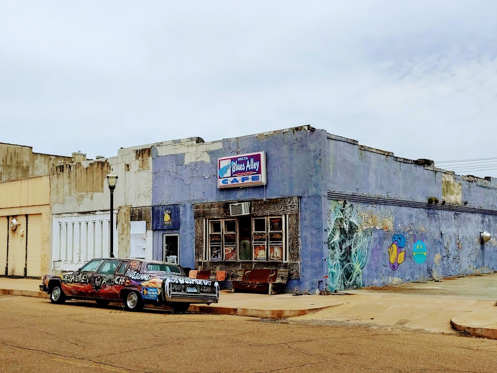 Delta Blues Alley Cafe | night club | 352 Delta Ave, Clarksdale, MS 38614, USA | 6626212221 OR +1 662-621-2221