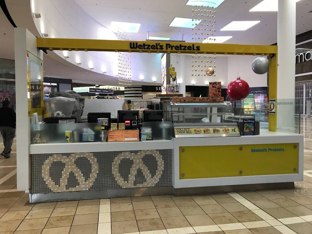 Wetzels Pretzels | restaurant | 1 Garden State Plaza Blvd #9240, Paramus, NJ 07652, USA | 2018430768 OR +1 201-843-0768