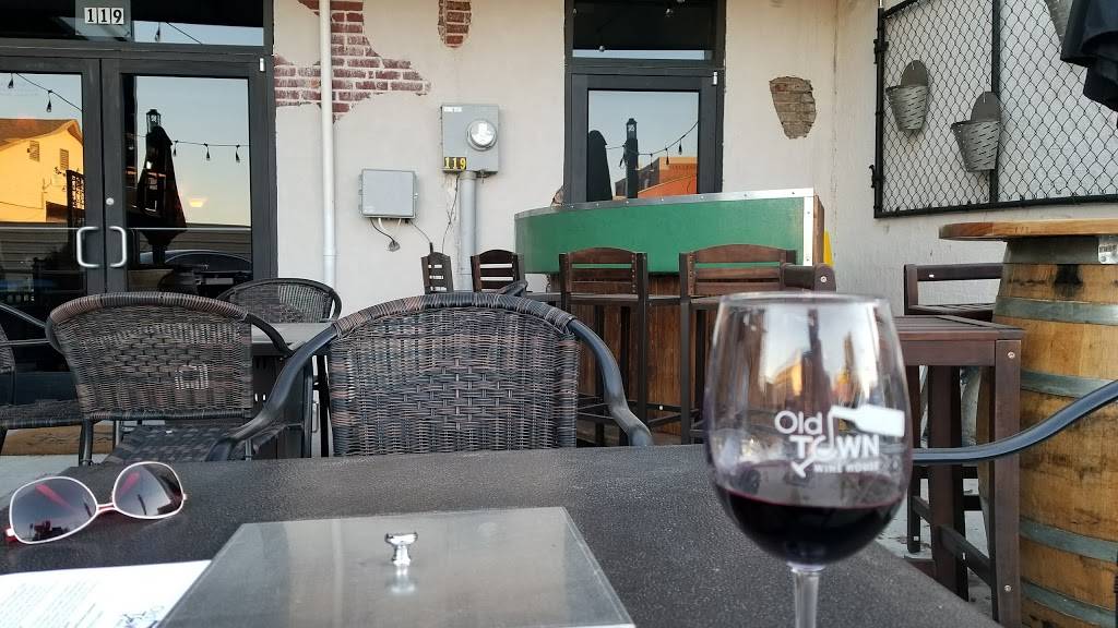 Old Town Wine House | restaurant | 119 W Main St, Lewisville, TX 75067, USA | 2142227900 OR +1 214-222-7900