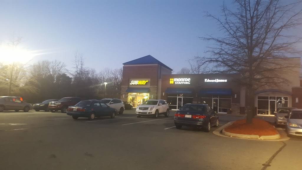 Subway | restaurant | 2522 Somerset Center Dr, Winston-Salem, NC 27103, USA | 3367654508 OR +1 336-765-4508