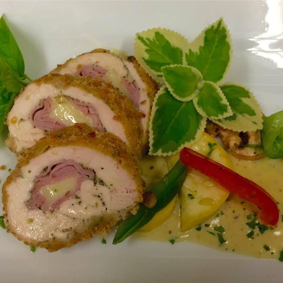 Bayou Market and Cafe | restaurant | 6630 Central Ave, St. Petersburg, FL 33707, USA | 7279147500 OR +1 727-914-7500