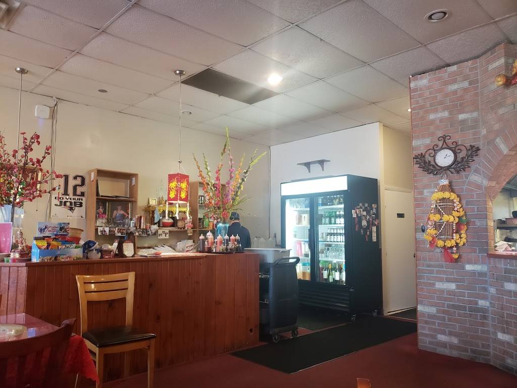 Vohns Restaurant | restaurant | 633 Pulaski Blvd, Bellingham, MA 02019, USA | 5088834934 OR +1 508-883-4934