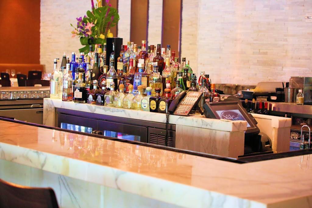 Sea Grill Restaurant | restaurant | 3913 NE 163rd St, North Miami Beach, FL 33160, USA | 3059457555 OR +1 305-945-7555
