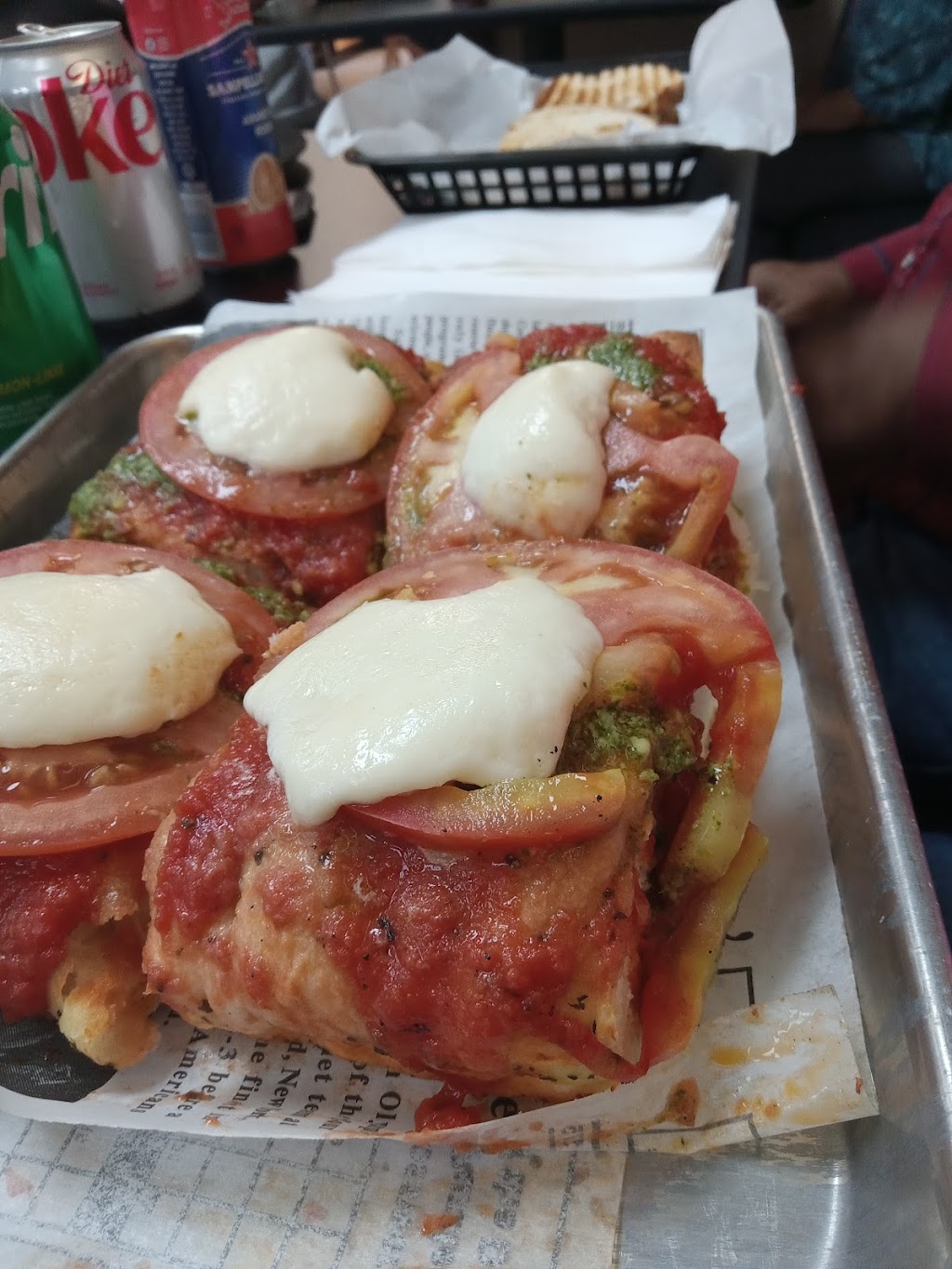 Aquino’s, LLC | restaurant | 108 S Canal St, Carlsbad, NM 88220, USA | 5752661158 OR +1 575-266-1158