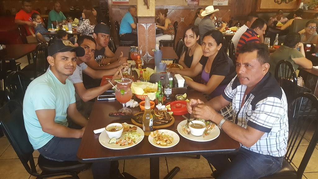 Acapulco | restaurant | 1320 NW 25th St, Fort Worth, TX 76164, USA | 8176250491 OR +1 817-625-0491