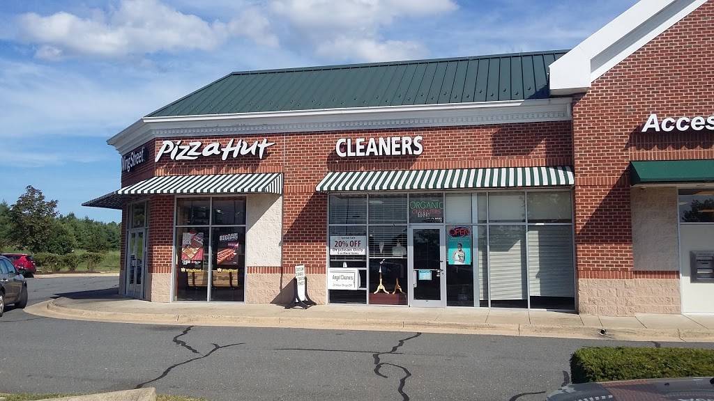 Pizza Hut | restaurant | 300 Fort Evans Rd NE Suite 101, Leesburg, VA 20176, USA | 7037793679 OR +1 703-779-3679