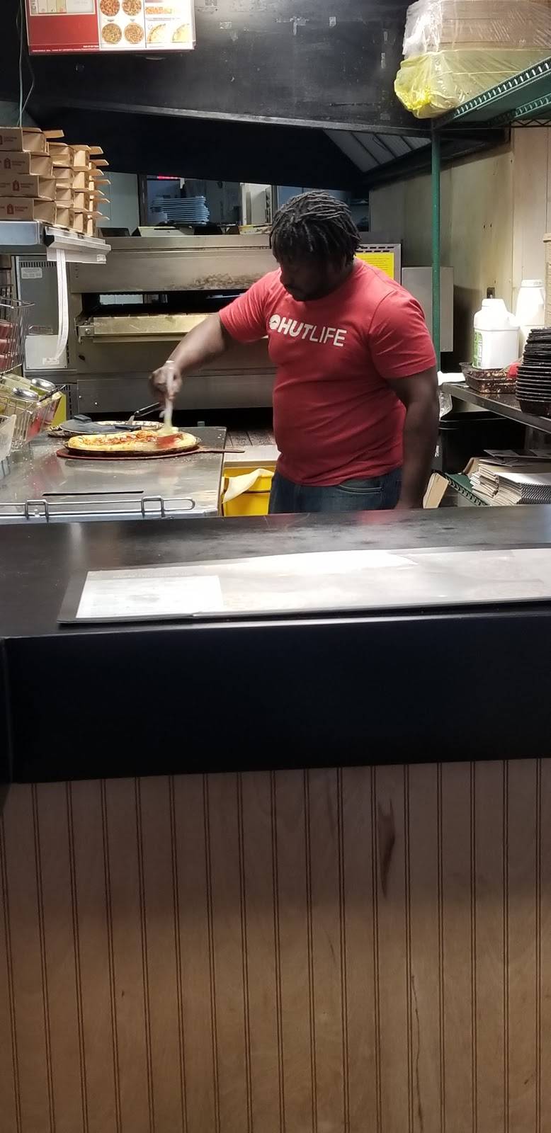 Pizza Hut | restaurant | 7642 Lee Hwy, Falls Church, VA 22042, USA | 7036981515 OR +1 703-698-1515