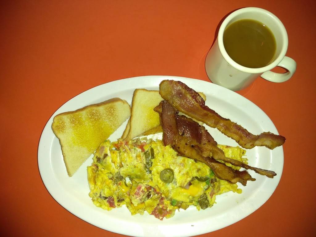 Country Kitchen | restaurant | 4840 N Shepherd Dr, Houston, TX 77018, USA | 7136948839 OR +1 713-694-8839