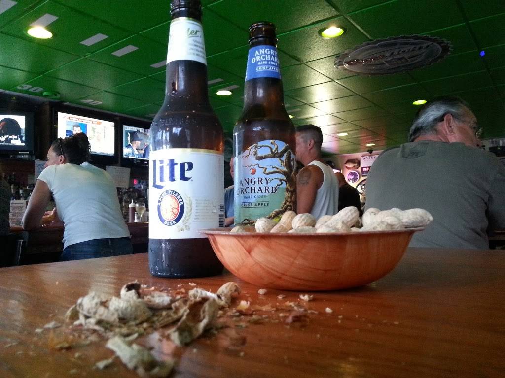 Ordinary Joes | restaurant | 253 Buckingham St, Oakville, CT 06779, USA | 8609451500 OR +1 860-945-1500