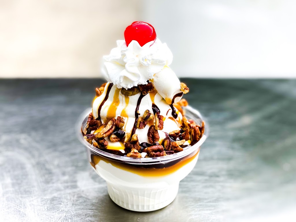 The Polar Parlor Pizza & Ice Cream | meal takeaway | 303 W Higgins Lake Dr, Roscommon, MI 48653, USA | 9892810200 OR +1 989-281-0200