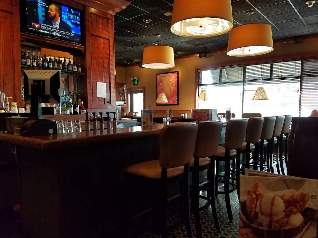 Ruby Tuesday | restaurant | 604 N Bluff Rd, Collinsville, IL 62234, USA | 6183459148 OR +1 618-345-9148