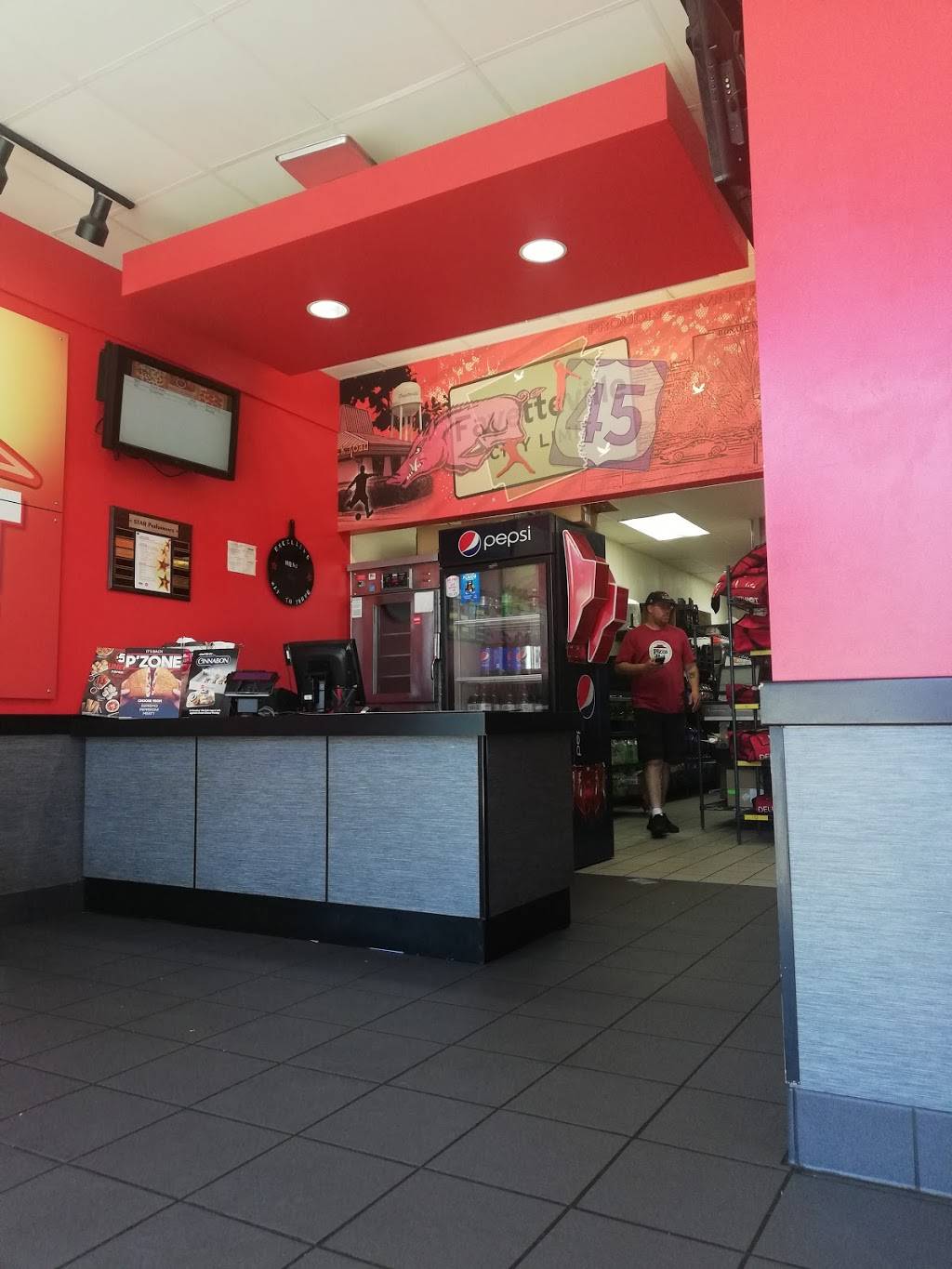 Pizza Hut | meal takeaway | 1261 N Steamboat Dr Suite 5, Fayetteville, AR 72704, USA | 4795213011 OR +1 479-521-3011