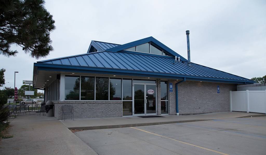 Lutzs BBQ | restaurant | 200 E Nifong Blvd, Columbia, MO 65203, USA | 5734434227 OR +1 573-443-4227