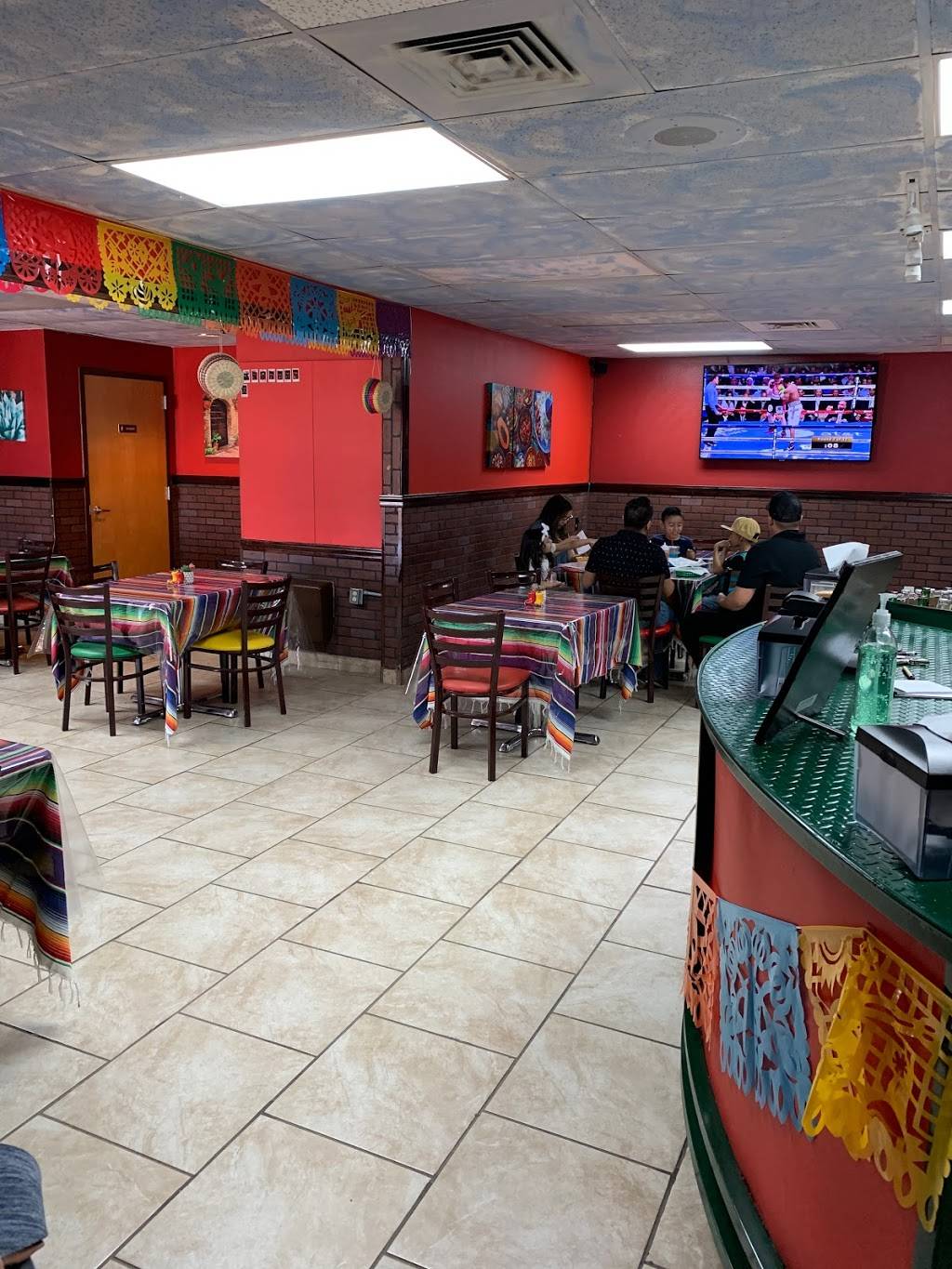 Valerias Tacos | restaurant | 5618 E Skyline Dr, San Tan Valley, AZ 85140, USA | 4807843316 OR +1 480-784-3316