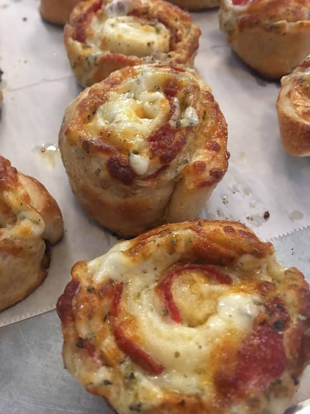 Formaggi Pizza | restaurant | 483 Mandalay Ave # 106, Clearwater, FL 33767, USA | 7273517632 OR +1 727-351-7632