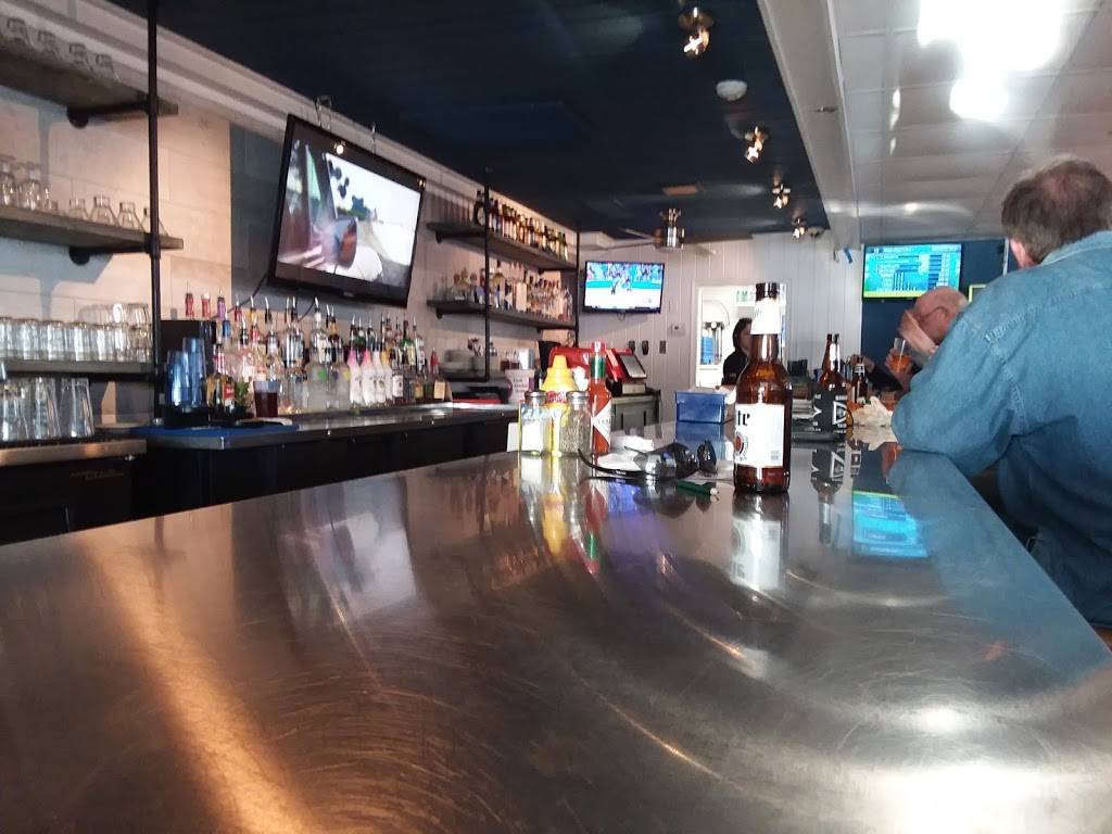 Skippers Pier Restaurant & Dock Bar | restaurant | 6158 Drum Point Rd, Deale, MD 20751, USA | 4108677110 OR +1 410-867-7110
