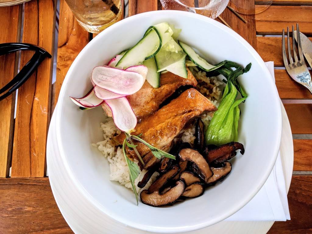 The Roundhouse | restaurant | 2 E Main St, Beacon, NY 12508, USA | 8457658369 OR +1 845-765-8369