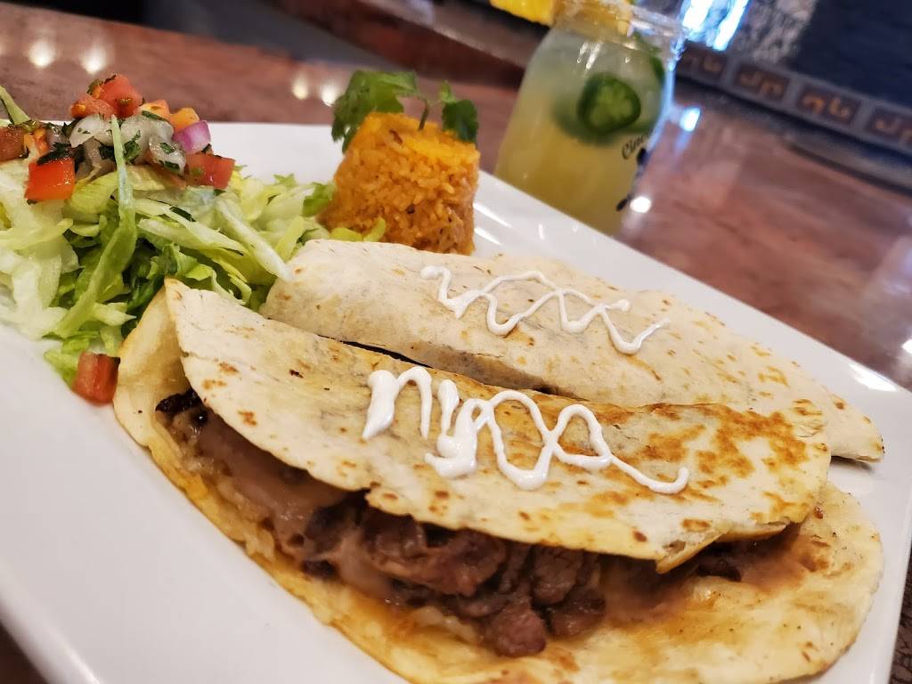 Casa Azteca | restaurant | 1801 N Wayne St #104, Angola, IN 46703, USA | 2602434115 OR +1 260-243-4115