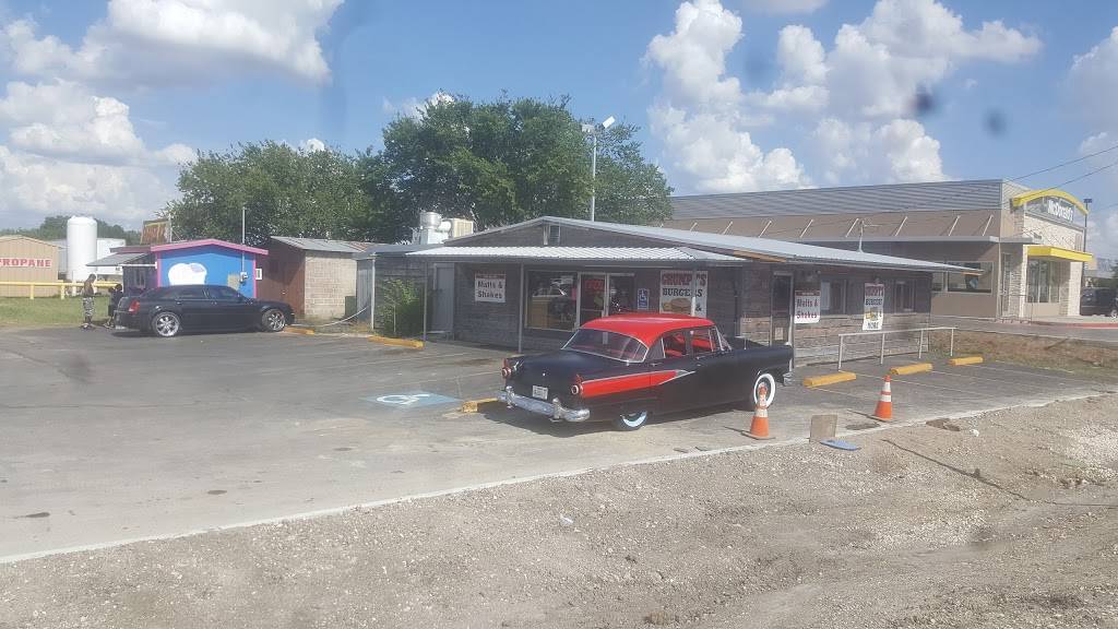 Grumpys Burgers & More | restaurant | 1326 S Colorado St, Lockhart, TX 78644, USA | 5123986787 OR +1 512-398-6787