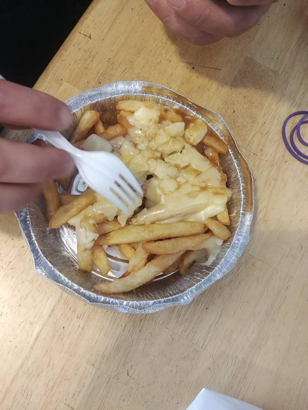 Fat Alberts | restaurant | 1990 Russell Rd, Ottawa, ON K1G 1G6, Canada | 6135264100 OR +1 613-526-4100